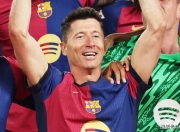 莱万多夫斯基在澳大利亚队比赛中问鼎冠军，高光表现引发热议！的简单介绍