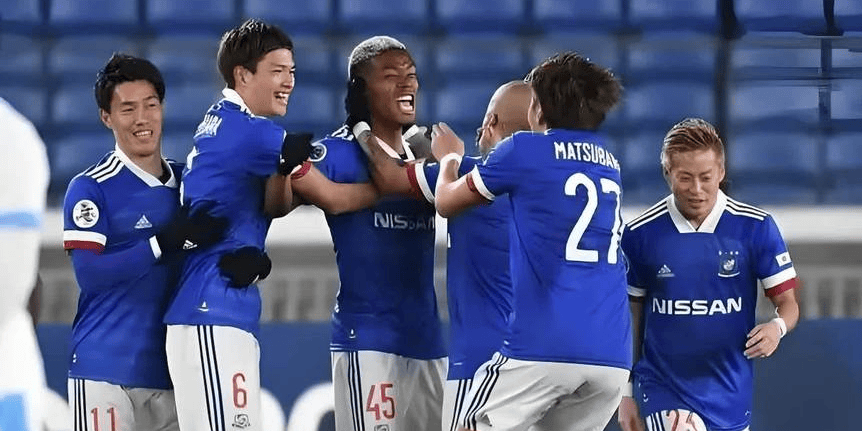 包含钱塘朱雀队鏖战漠南战狼队,田径总决赛失利,核心复出即建功。传控打穿防线的词条 包含钱塘朱雀队鏖战漠南战狼队,田径总决赛失利,核心复出即建功。传控打穿防线的词条