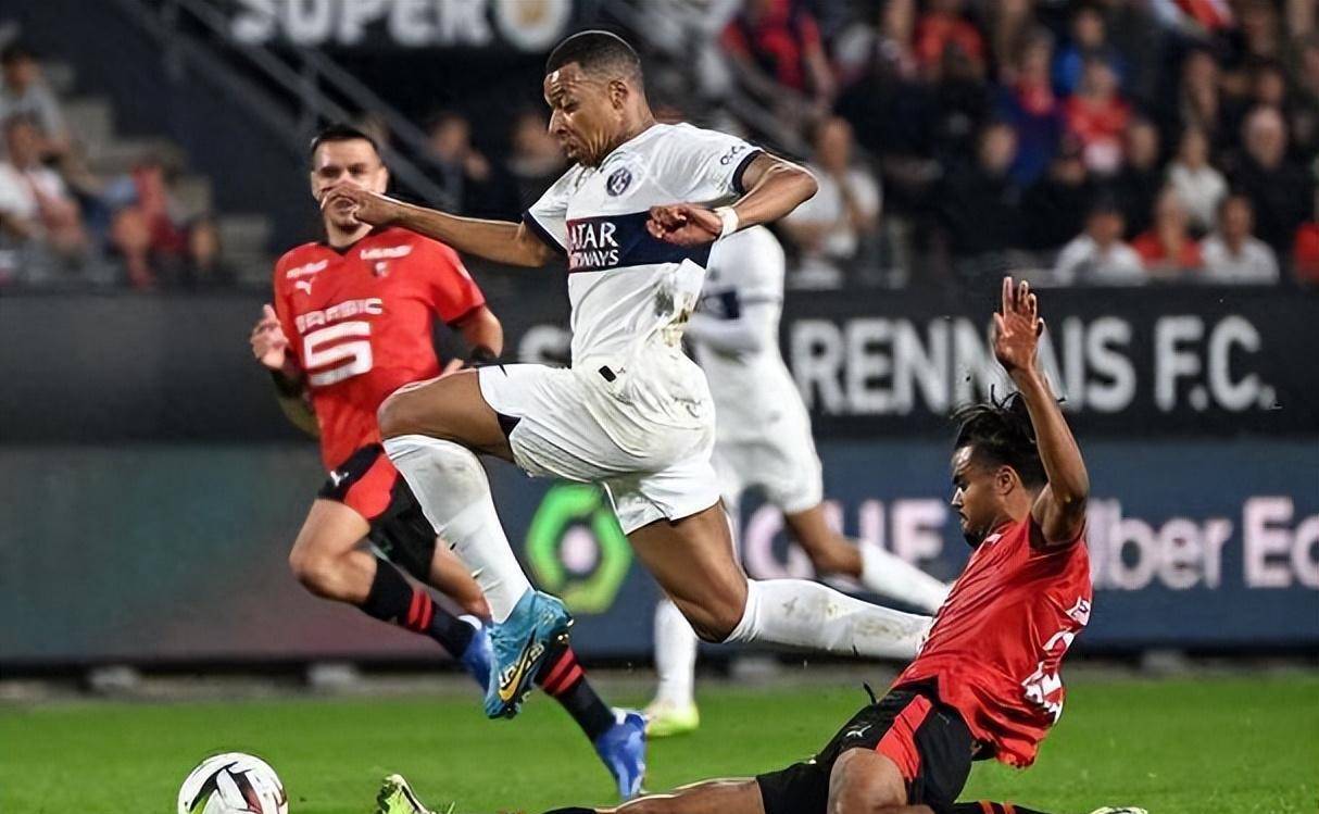 包含刷新纪录引发热议！，梅西在美国队比赛中领先优势明显再创辉煌时刻的词条