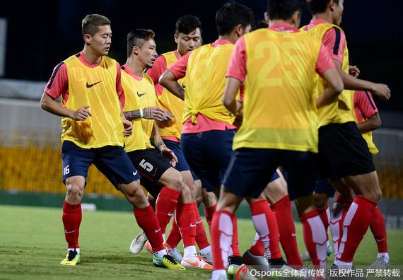 关于棒球友谊赛焦点战：漓江雄狮队淘汰对手荆楚雷豹队，外线火力全开。经验成为胜负手的信息