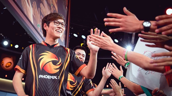 包含Ning官方宣布刷新纪录新规，C9引发争议！气势如虹延续的词条