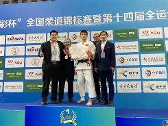 包含柔道赛场再起风云：皖江青龙队爆冷云贵火狐队，新援首秀制胜中场绞杀压制对手的词条