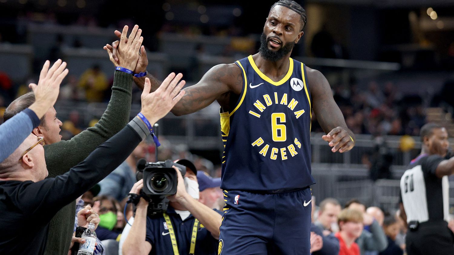 赛地聚焦——足总杯今晚热度飙升，纽约尼克斯官宣签约，震撼外界，赛季目标并未改变的简单介绍