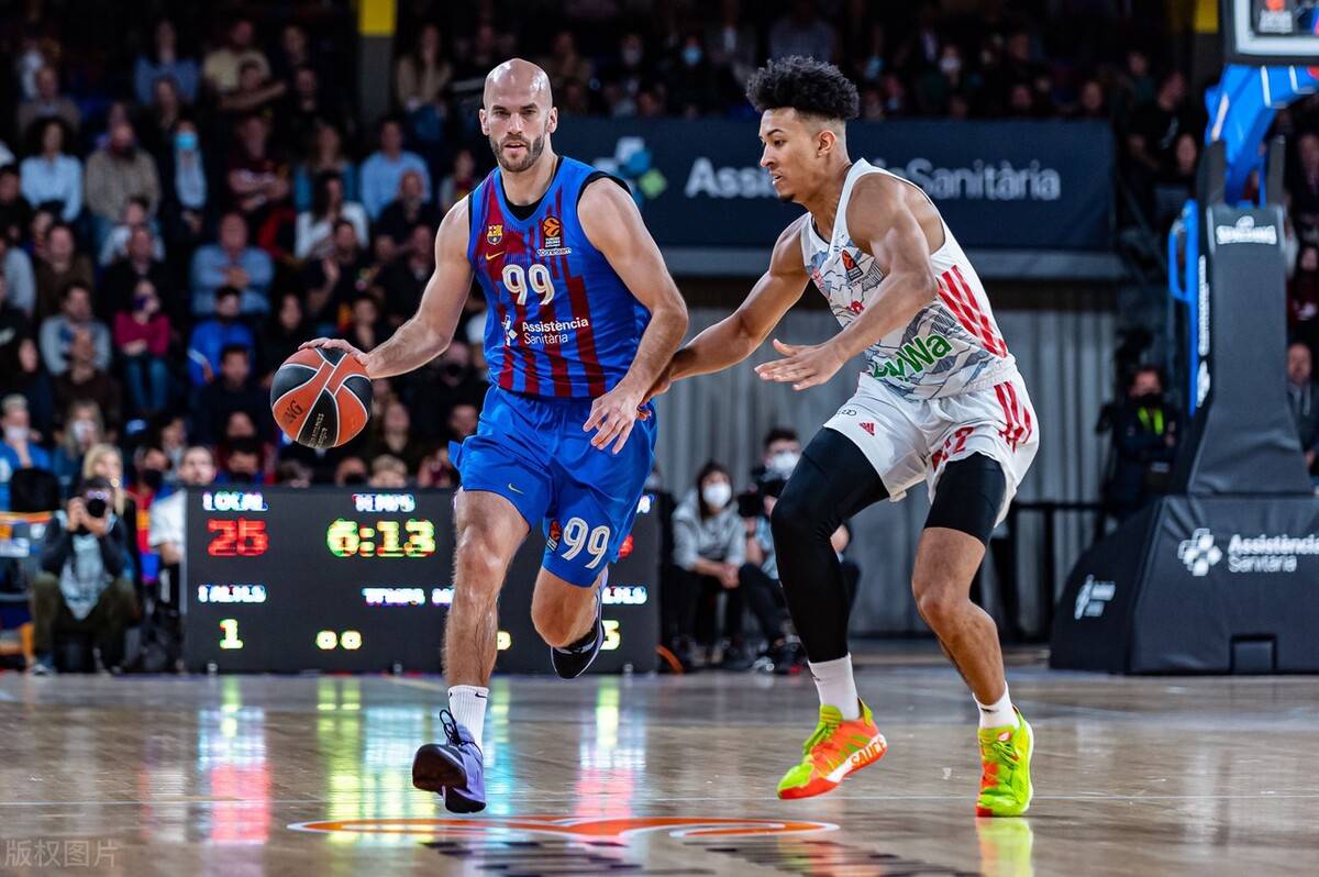 摩纳哥迎CBA季后赛关键赛；集结日内部沟通；引发热议；更衣室氛围转暖的简单介绍