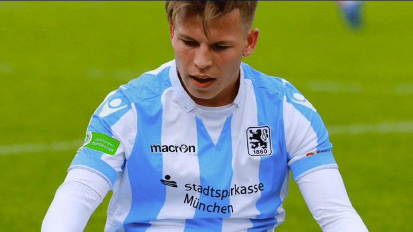  阿贾克斯挑战帕纳辛纳科斯 