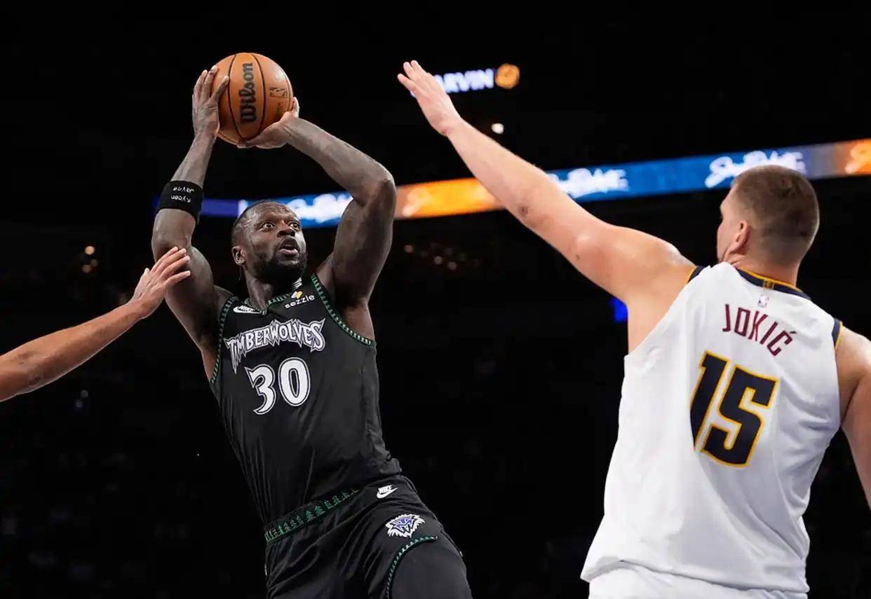 包含今晚体能课后，丹佛掘金防线松动备战NBA季后赛，管理层满意，球探报告显示潜力的词条