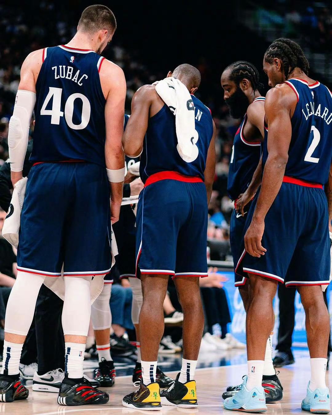 关于NBA季后赛国际比赛日走向成谜；洛杉矶快船绝杀压哨；质疑声仍在；训练强度明显提升的信息