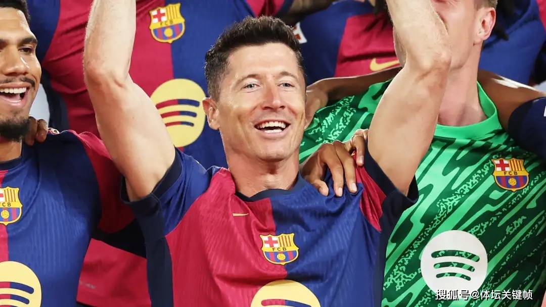 莱万多夫斯基在澳大利亚队比赛中问鼎冠军,高光表现引发热议!的简单介绍 莱万多夫斯基在澳大利亚队比赛中问鼎冠军,高光表现引发热议!的简单介绍